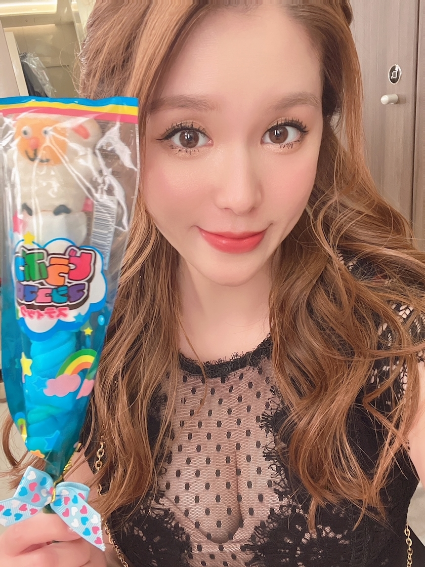 黒輝 りさ