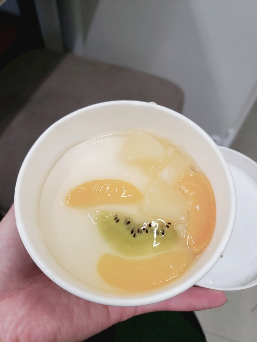 エミ （スタッフ）