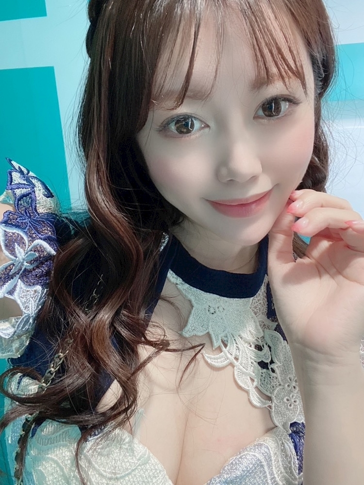 妃 えりな