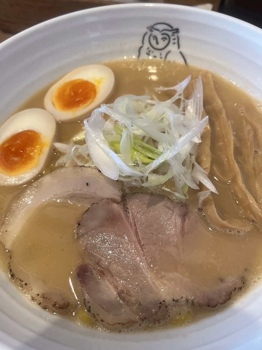 黒輝 りさ