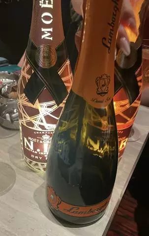 ナナ