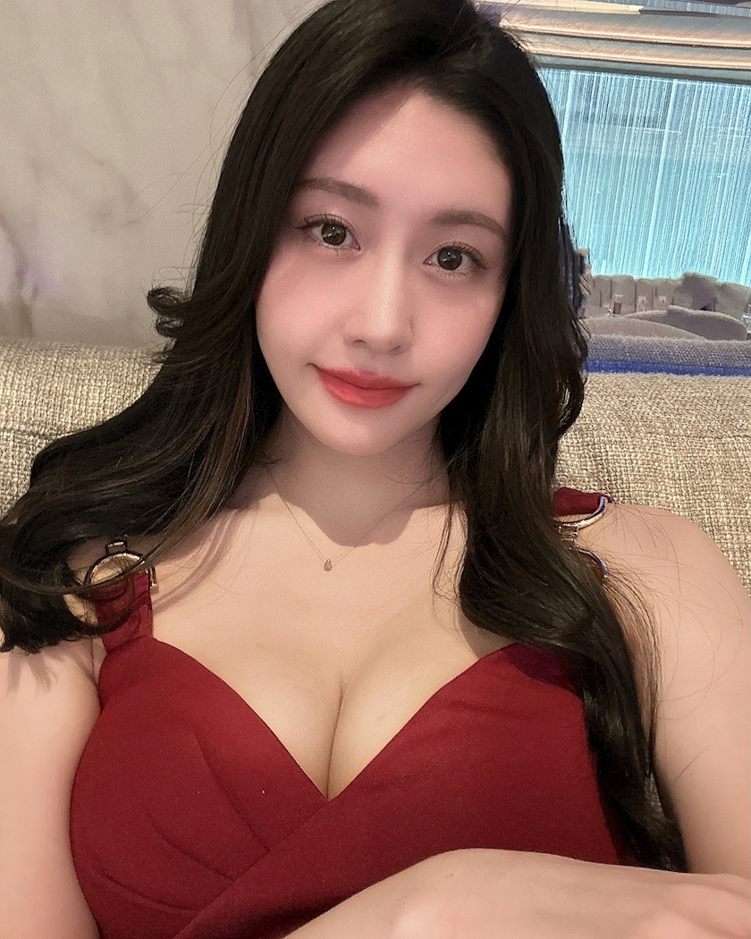 泉 りさ