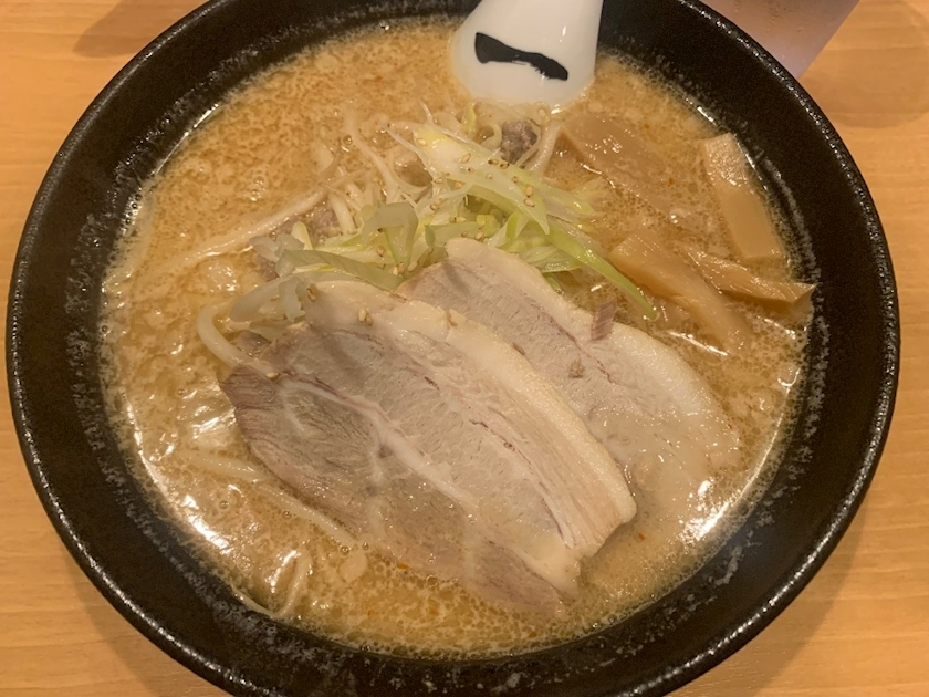 三鷹 真綺