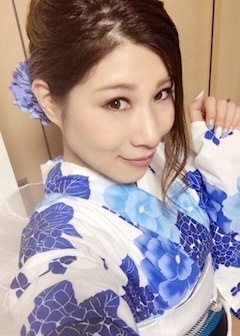 愛羽 仁美