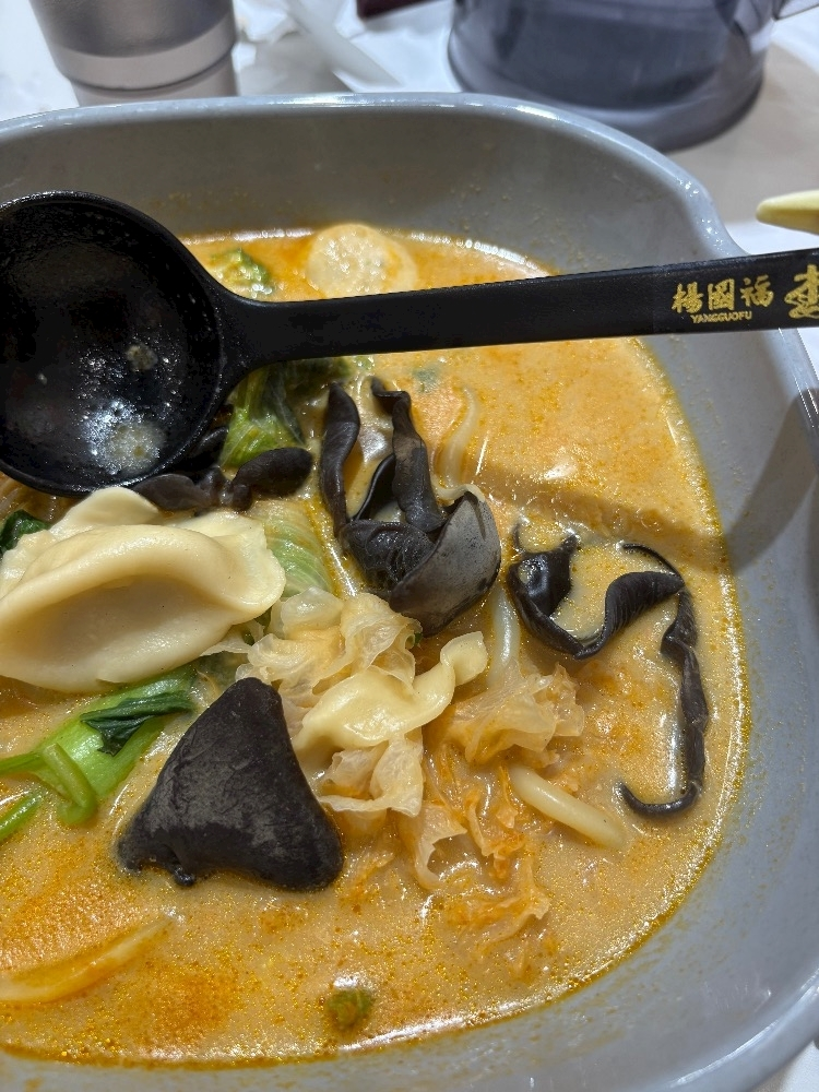 佐野 エマ