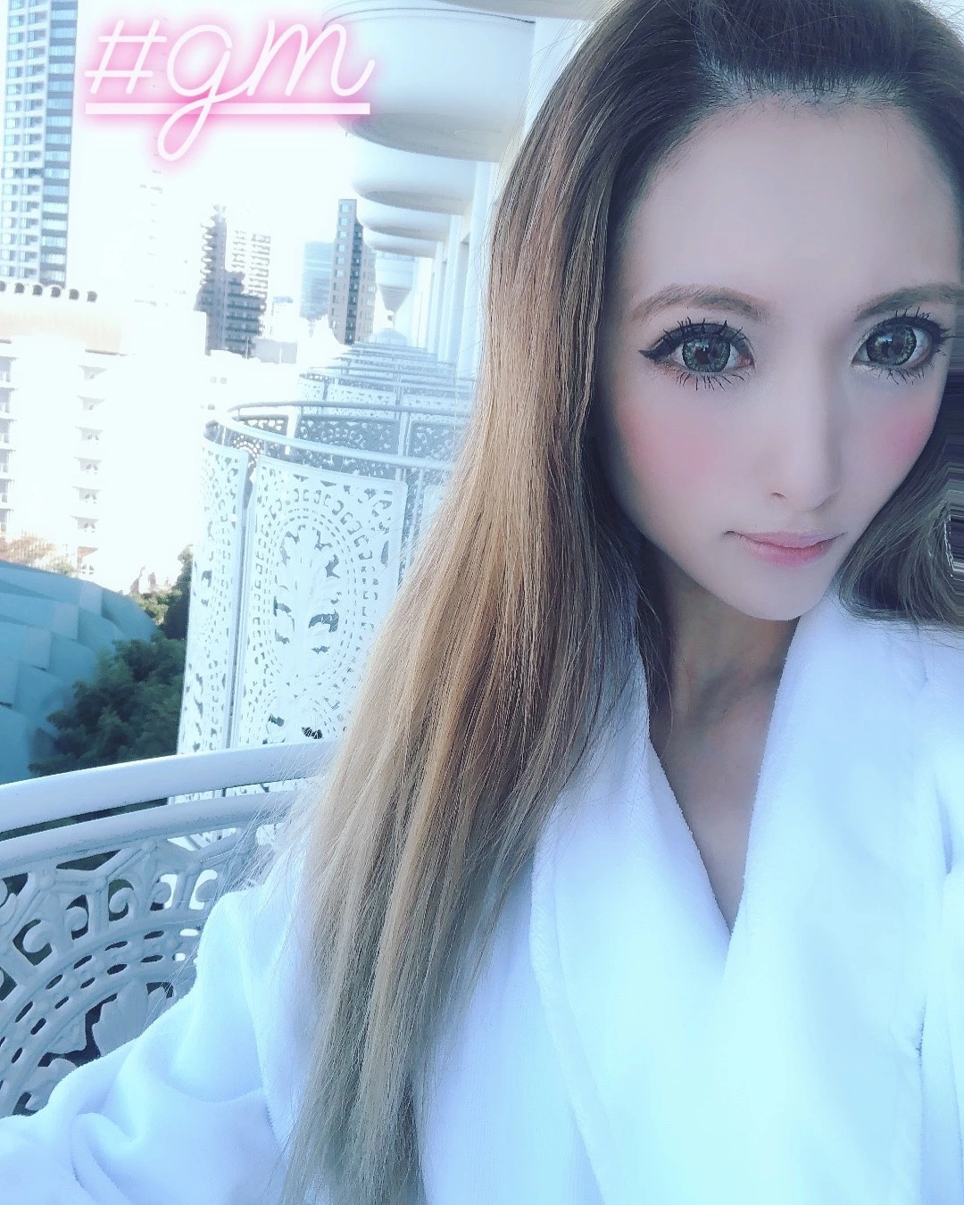 一咲 エム