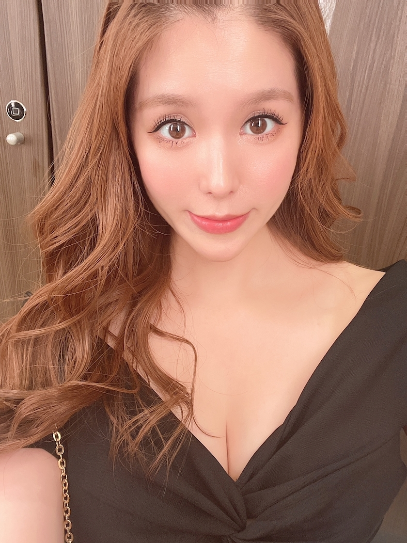 黒輝 りさ