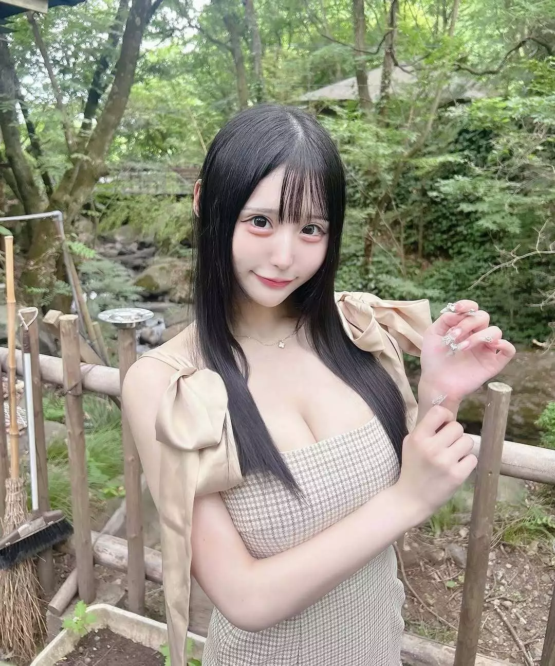 水無月 ゆゆ