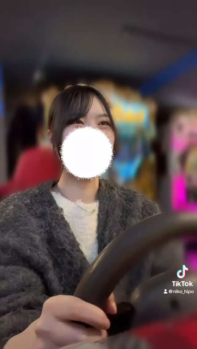 にこ