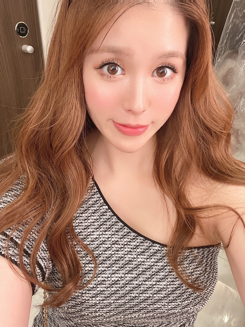 黒輝 りさ