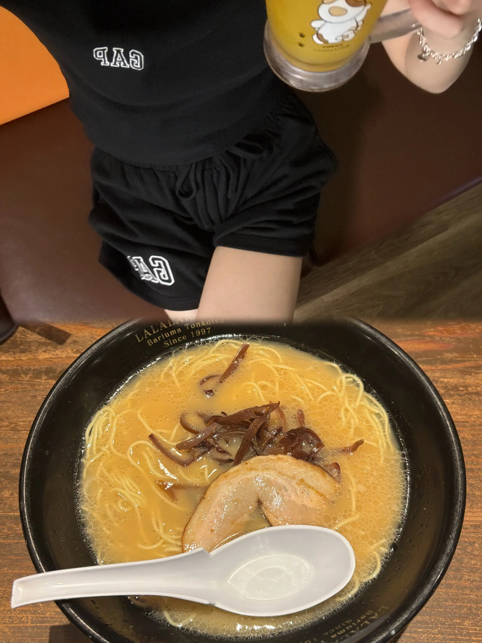 みあ