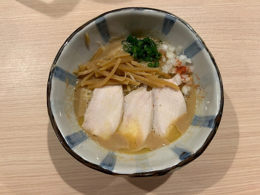 麗日 ひな