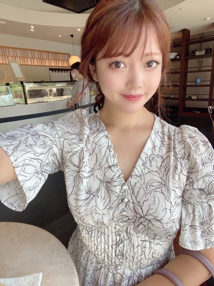 妃 えりな