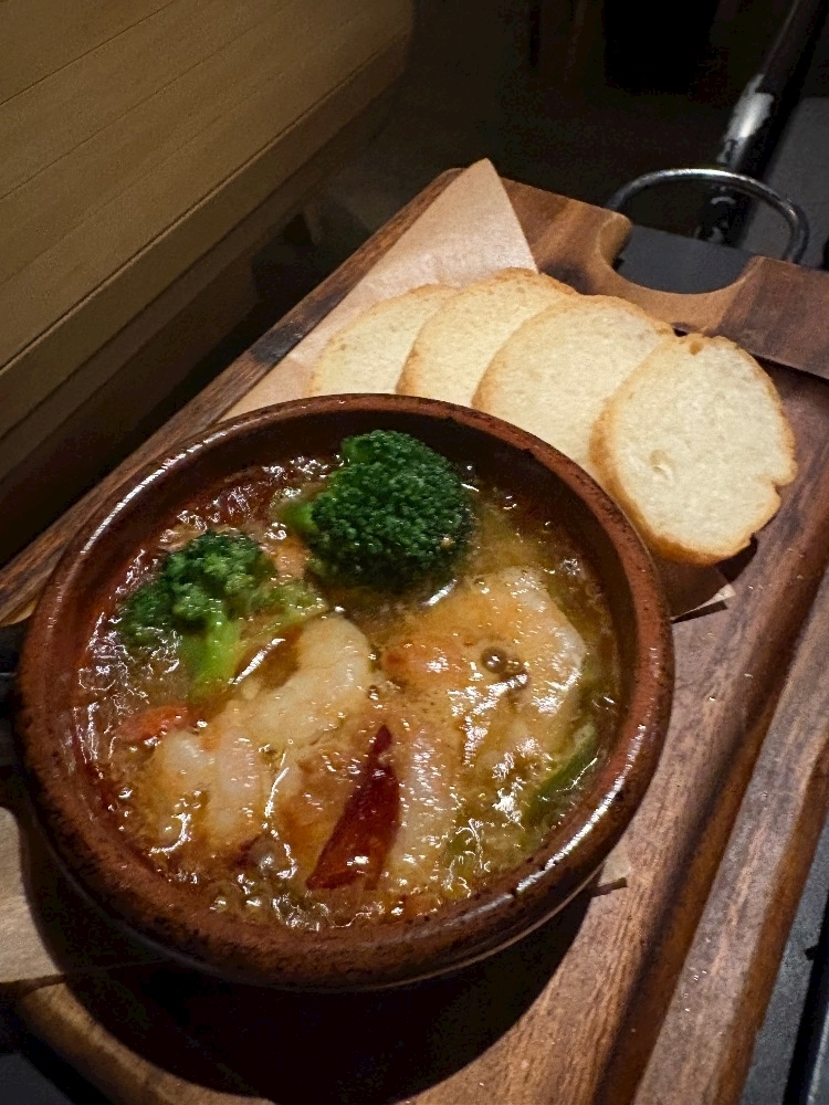 佐野 エマ