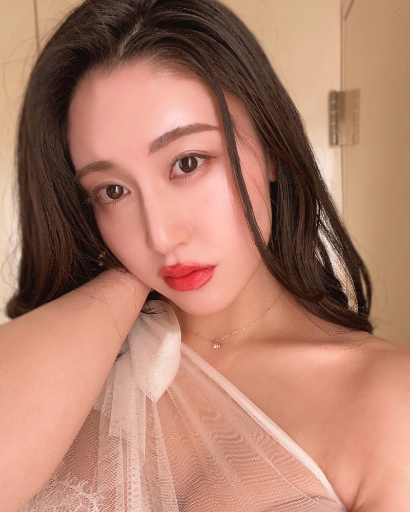 泉 りさ