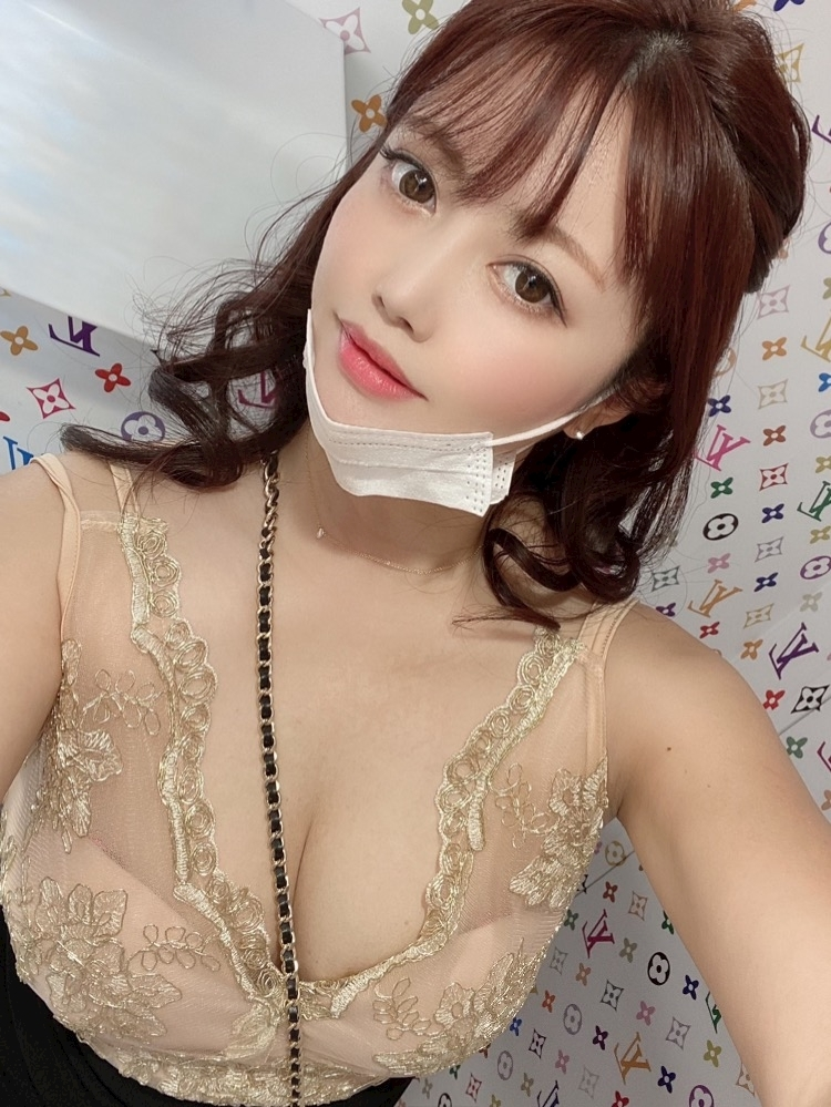 妃 えりな