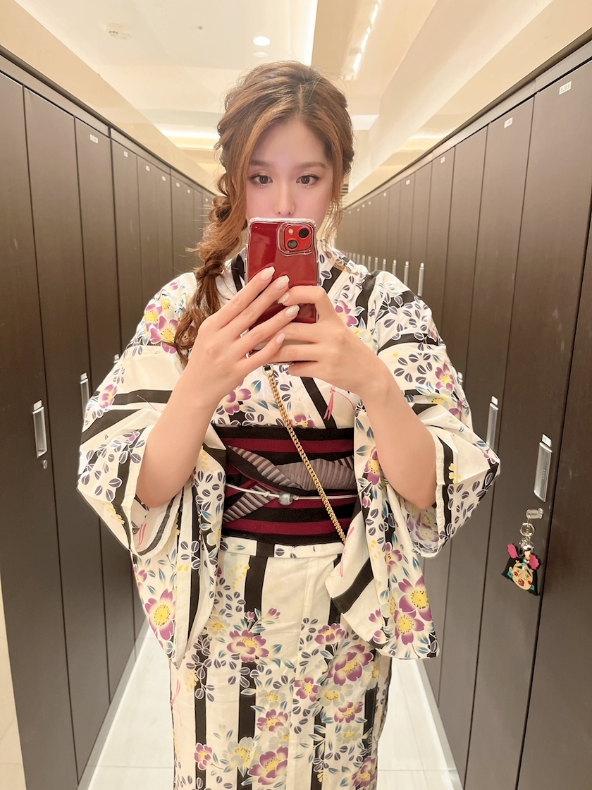 黒輝 りさ