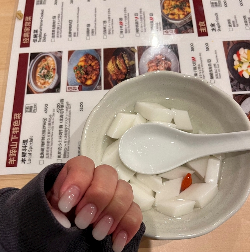 乙川 ゆあ