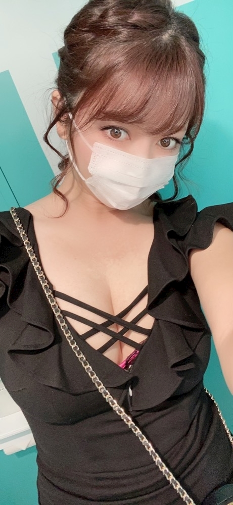 妃 えりな