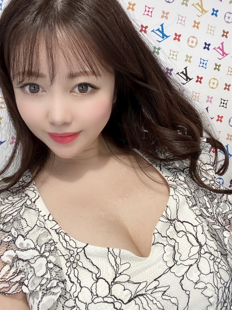 妃 えりな