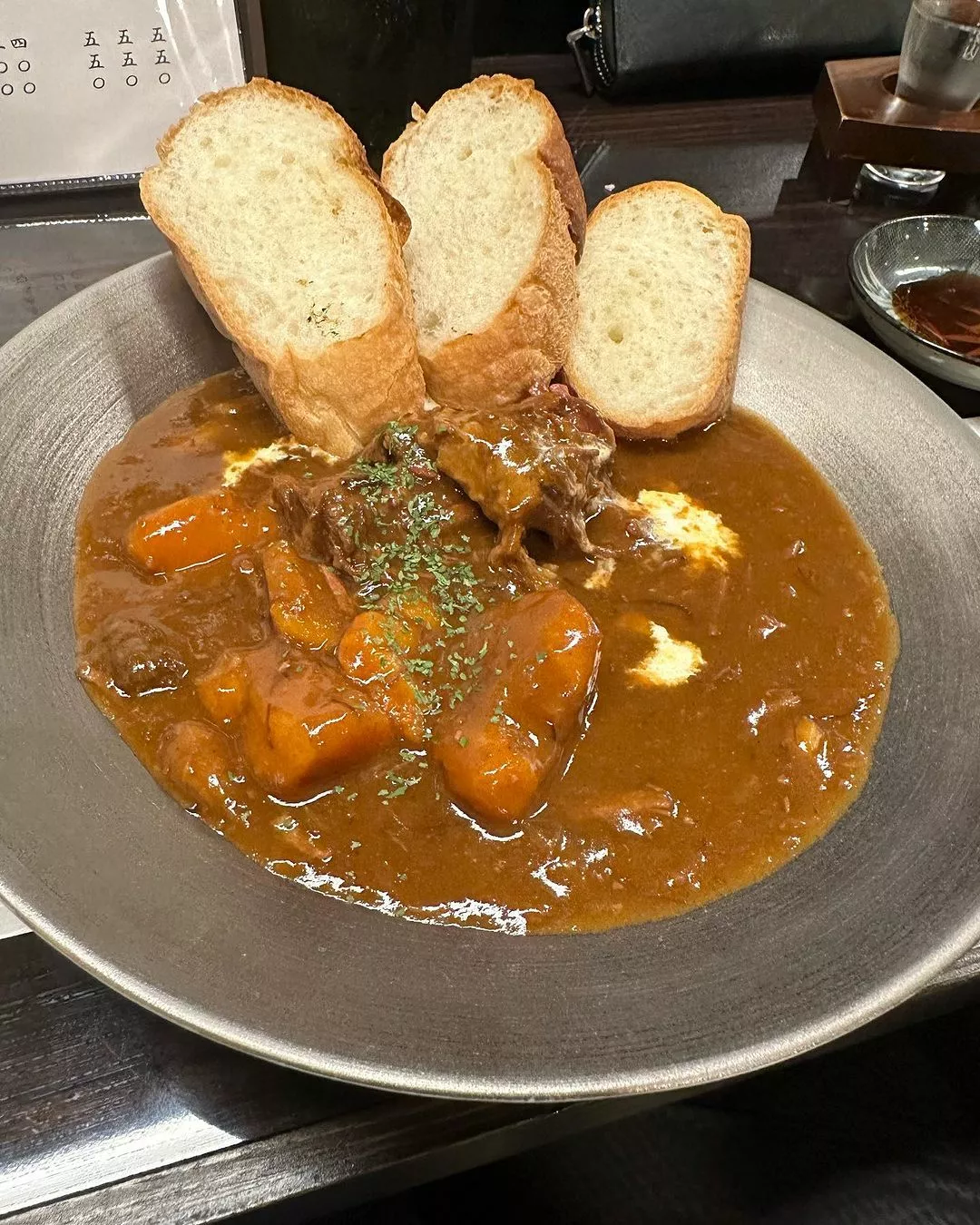 麻貴