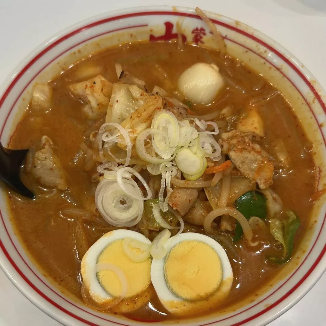 マユ