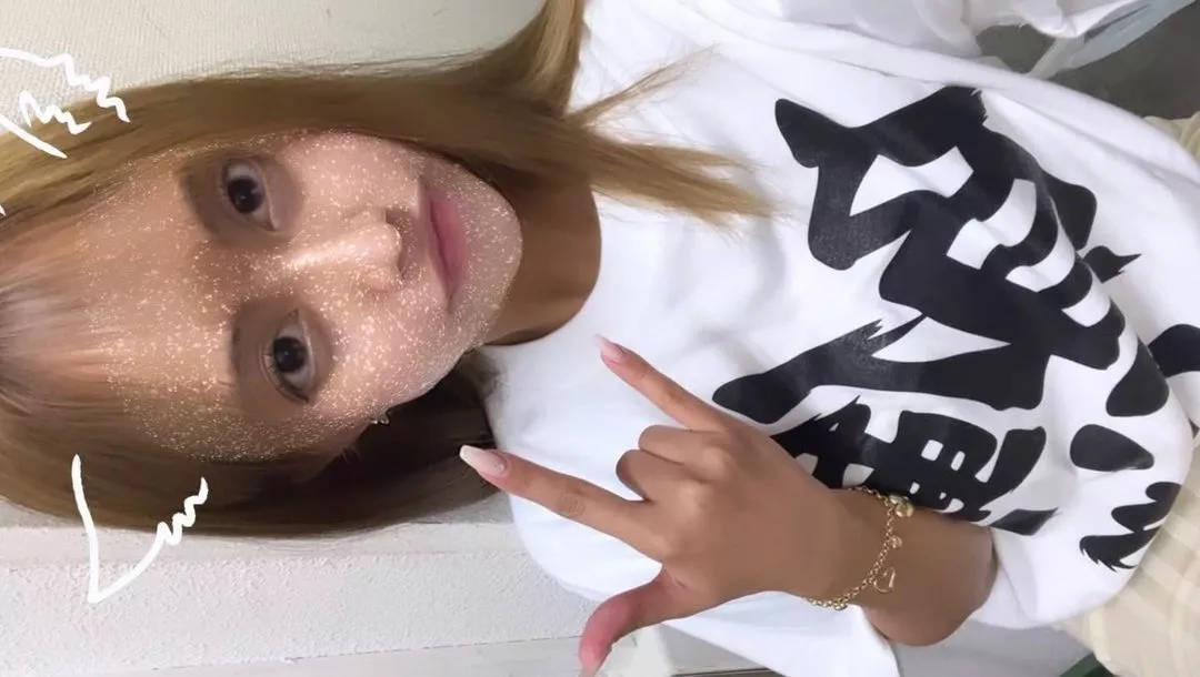 ニナ