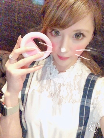 一咲 エム