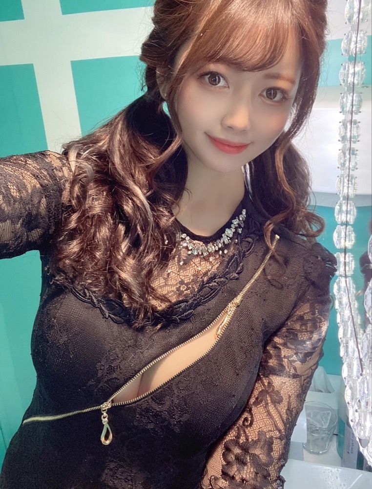 妃 えりな