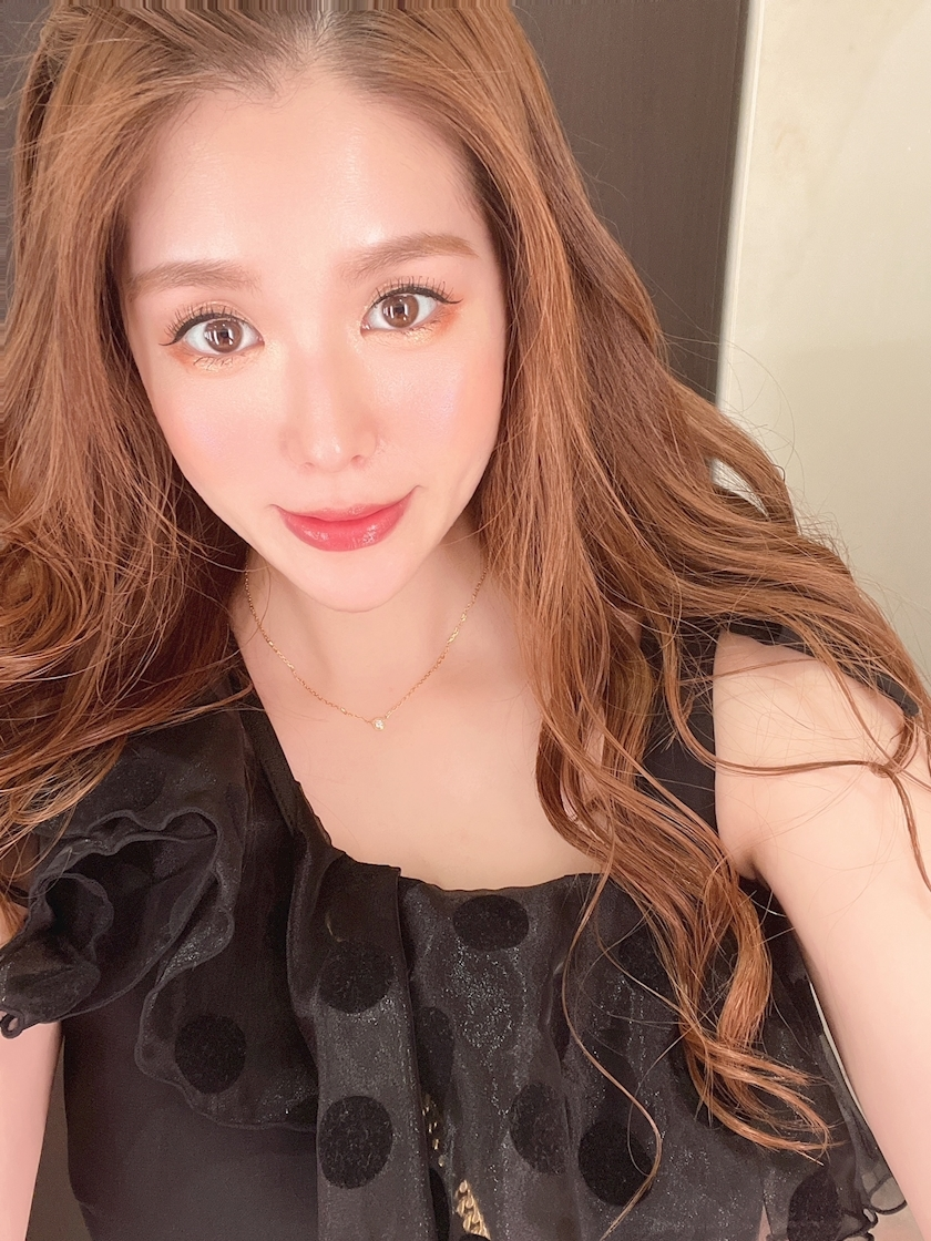 黒輝 りさ