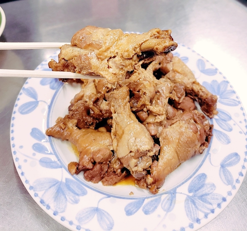 エミ （スタッフ）