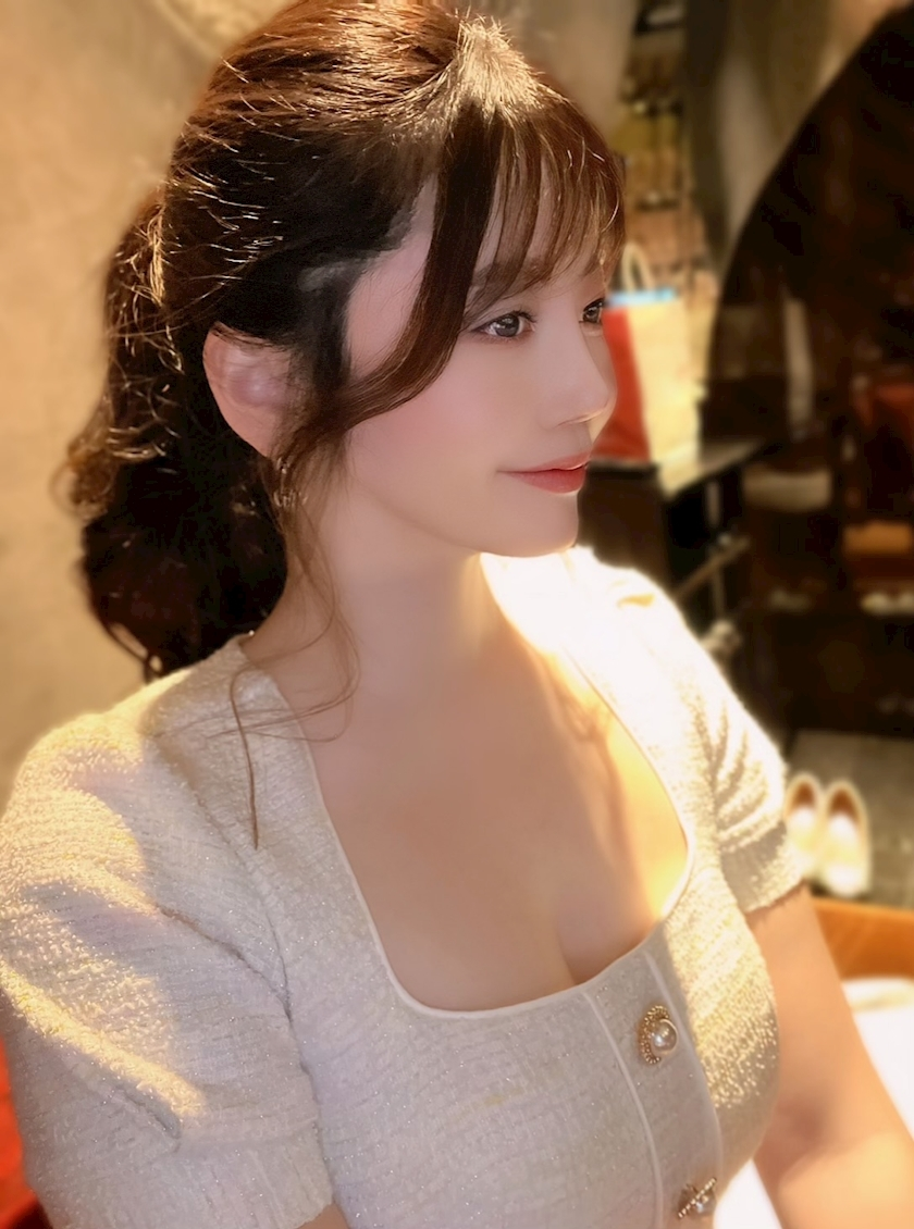 妃 えりな