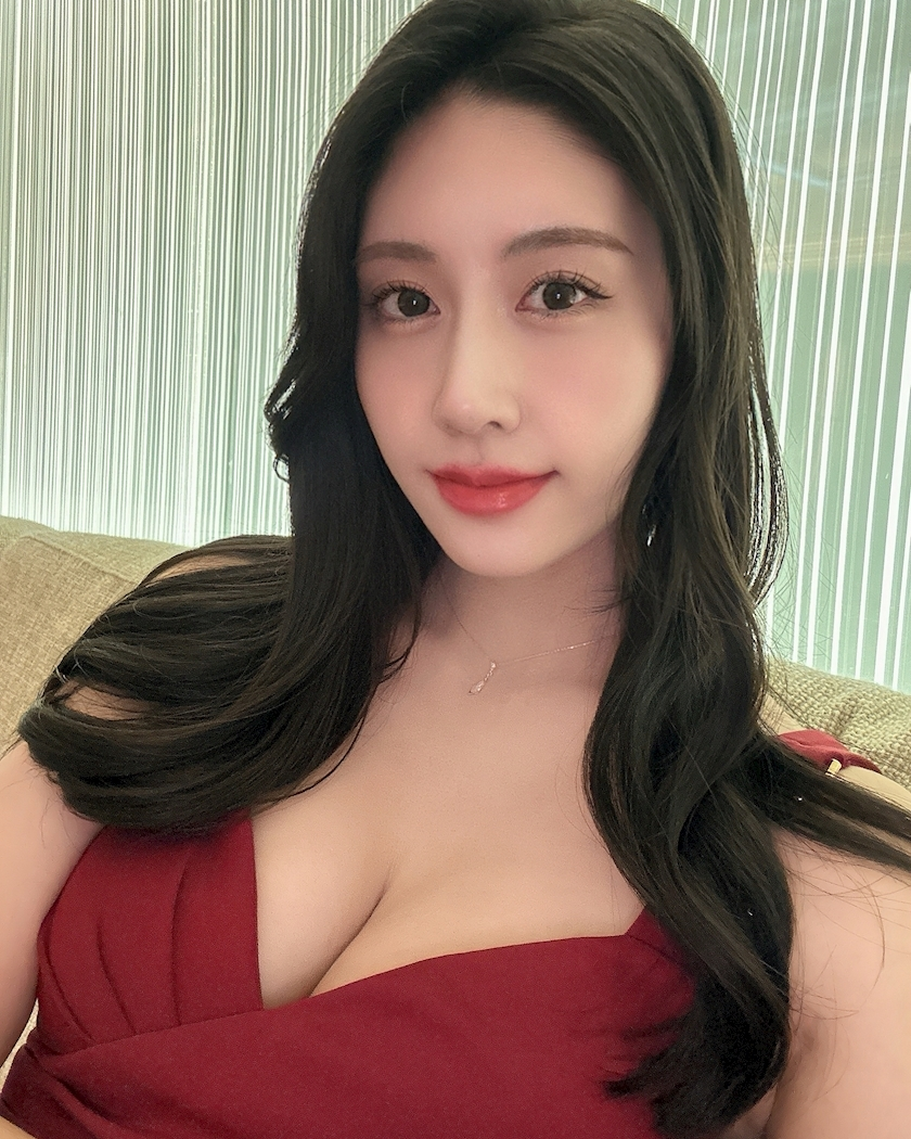 泉 りさ