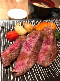 安達  美袮