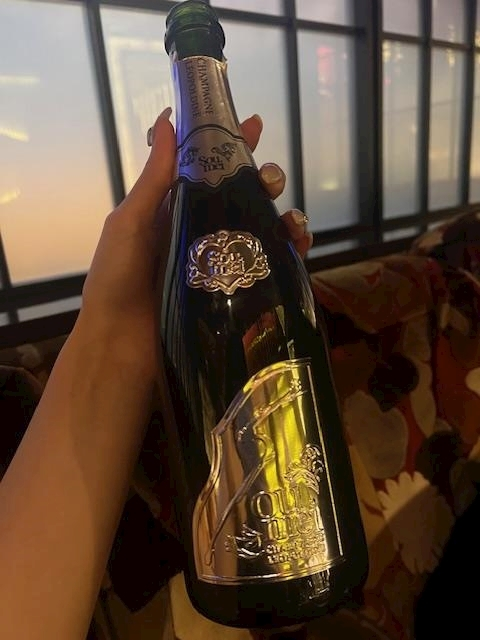 美波 ななみ