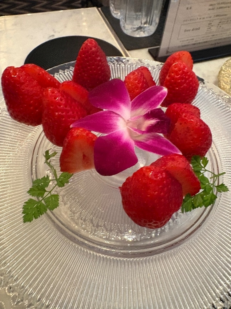 佐野 エマ