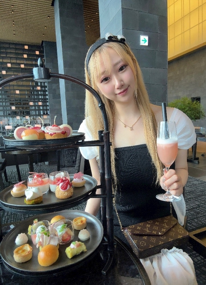 あや