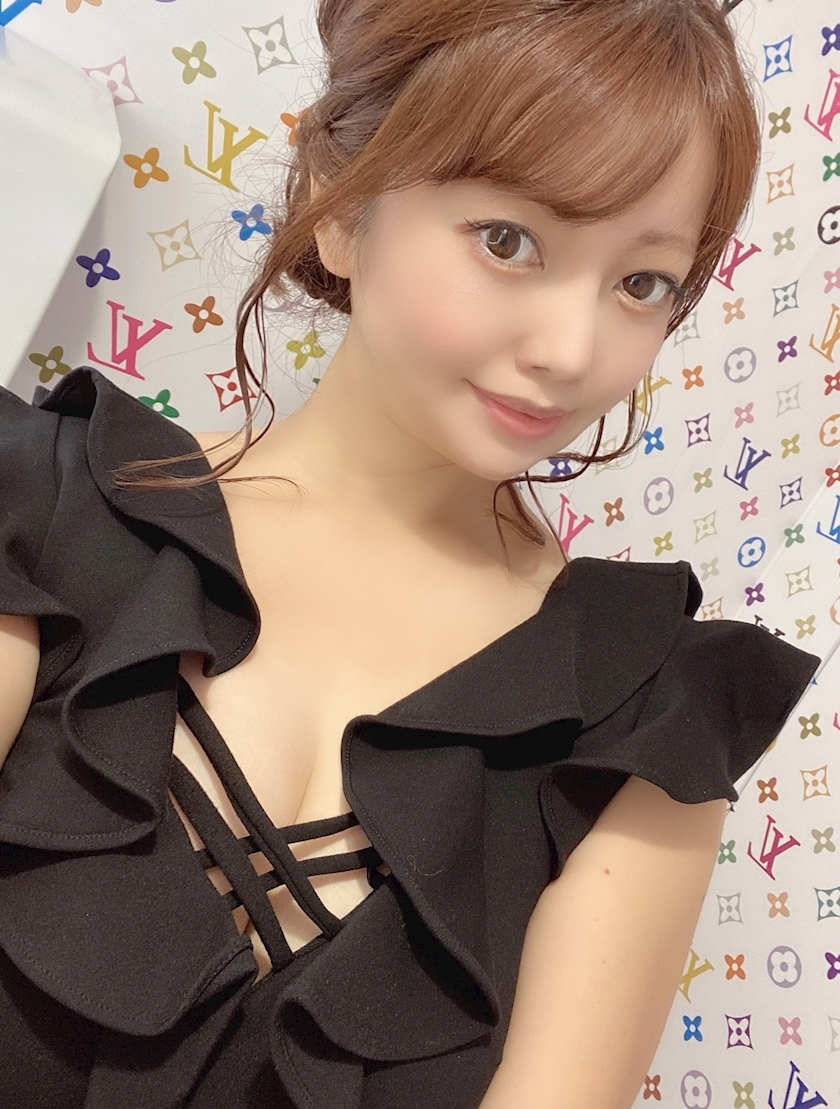 妃 えりな