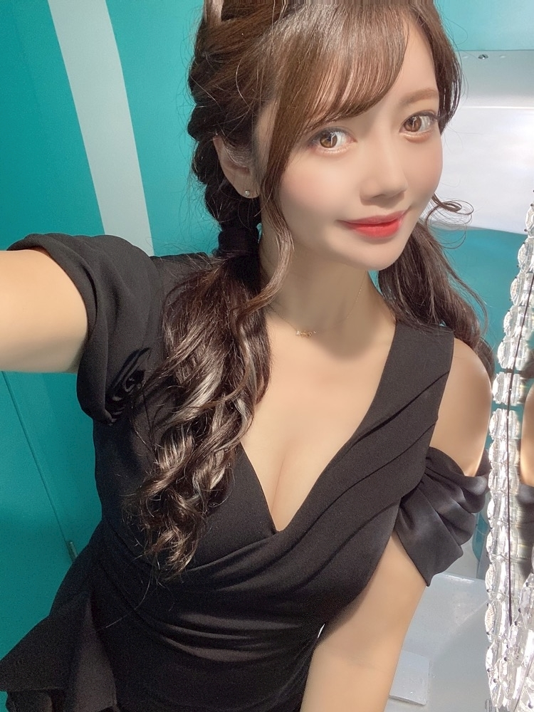 妃 えりな