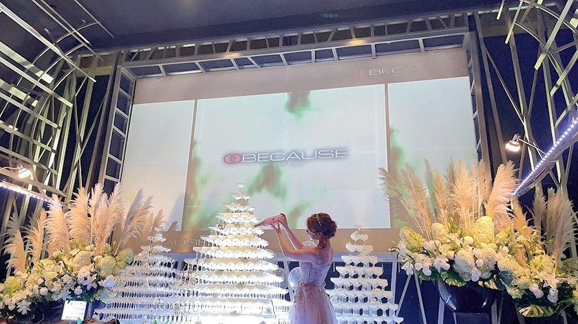 愛羽 仁美