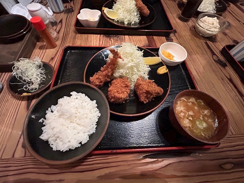 麗日 ひな