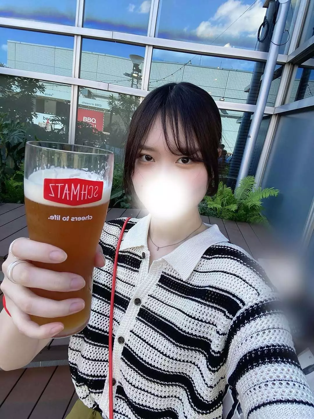 にこ