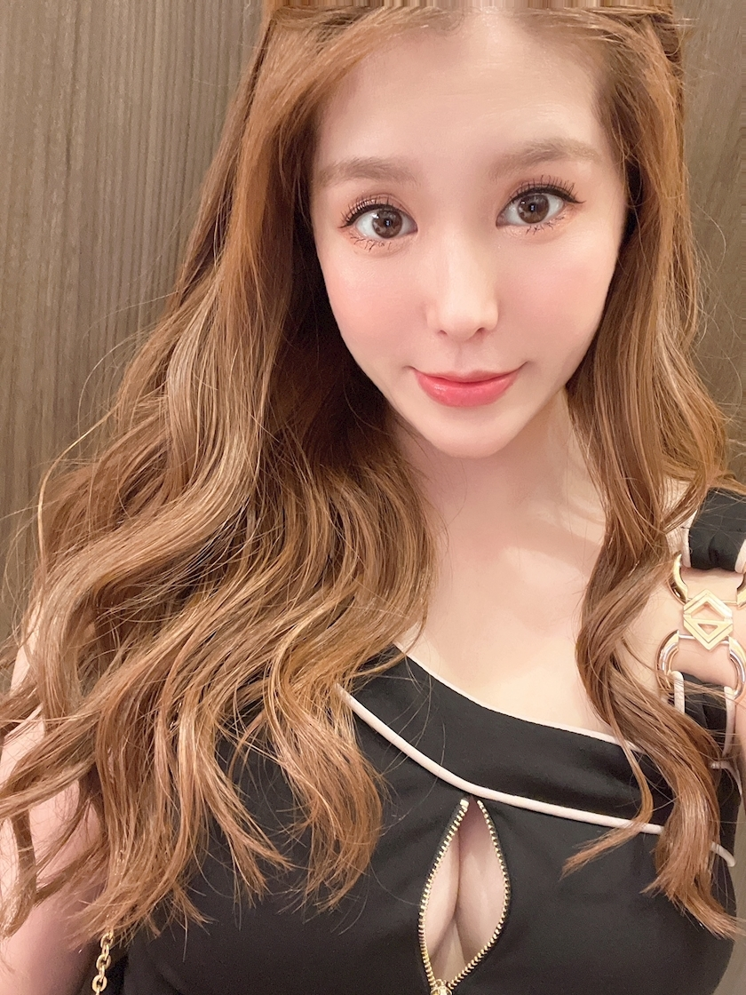 黒輝 りさ