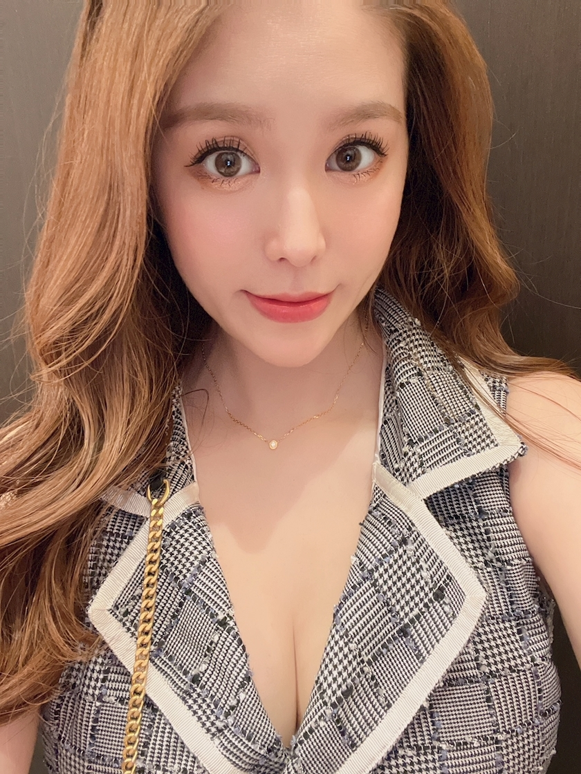 黒輝 りさ
