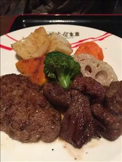 愛羽 仁美