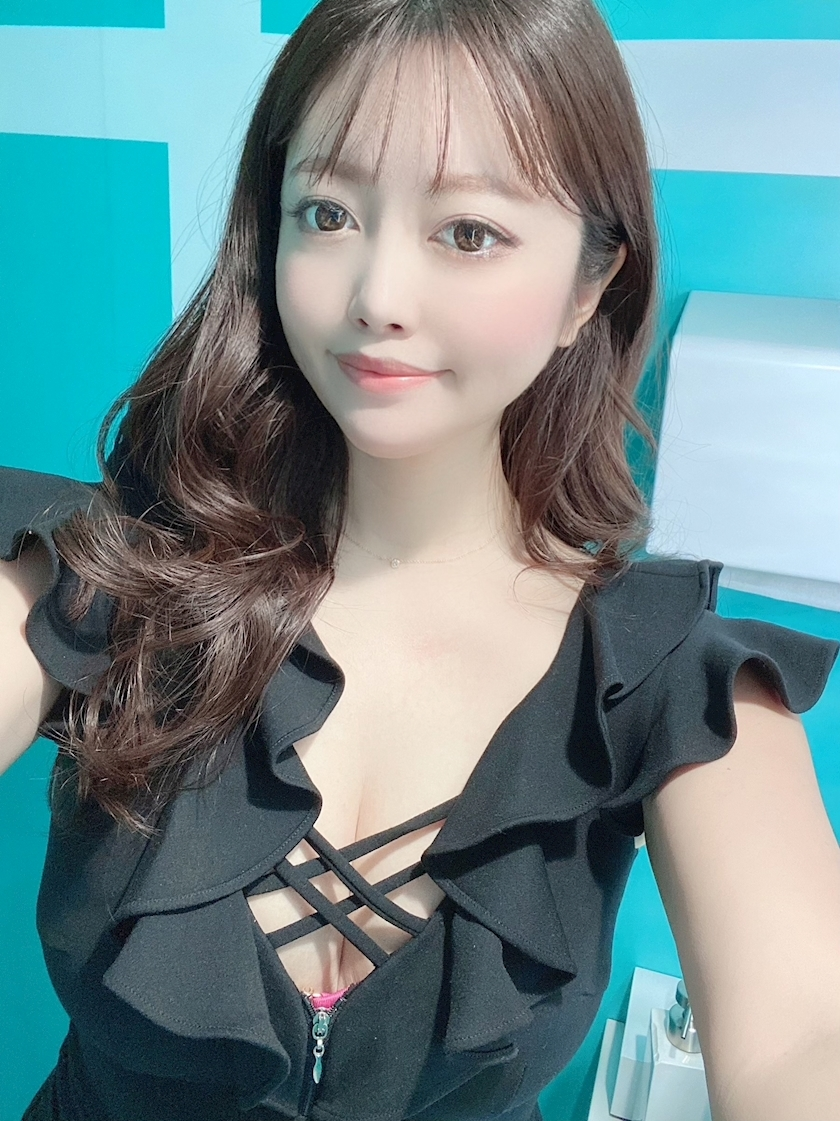 妃 えりな