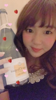 早坂 ゆい
