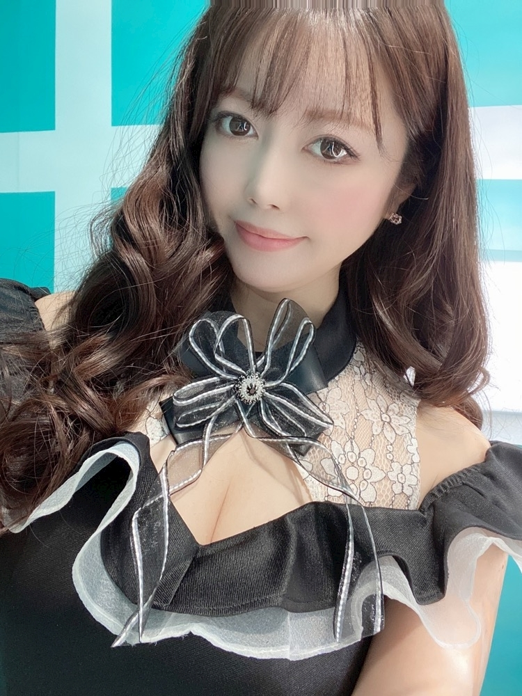 妃 えりな