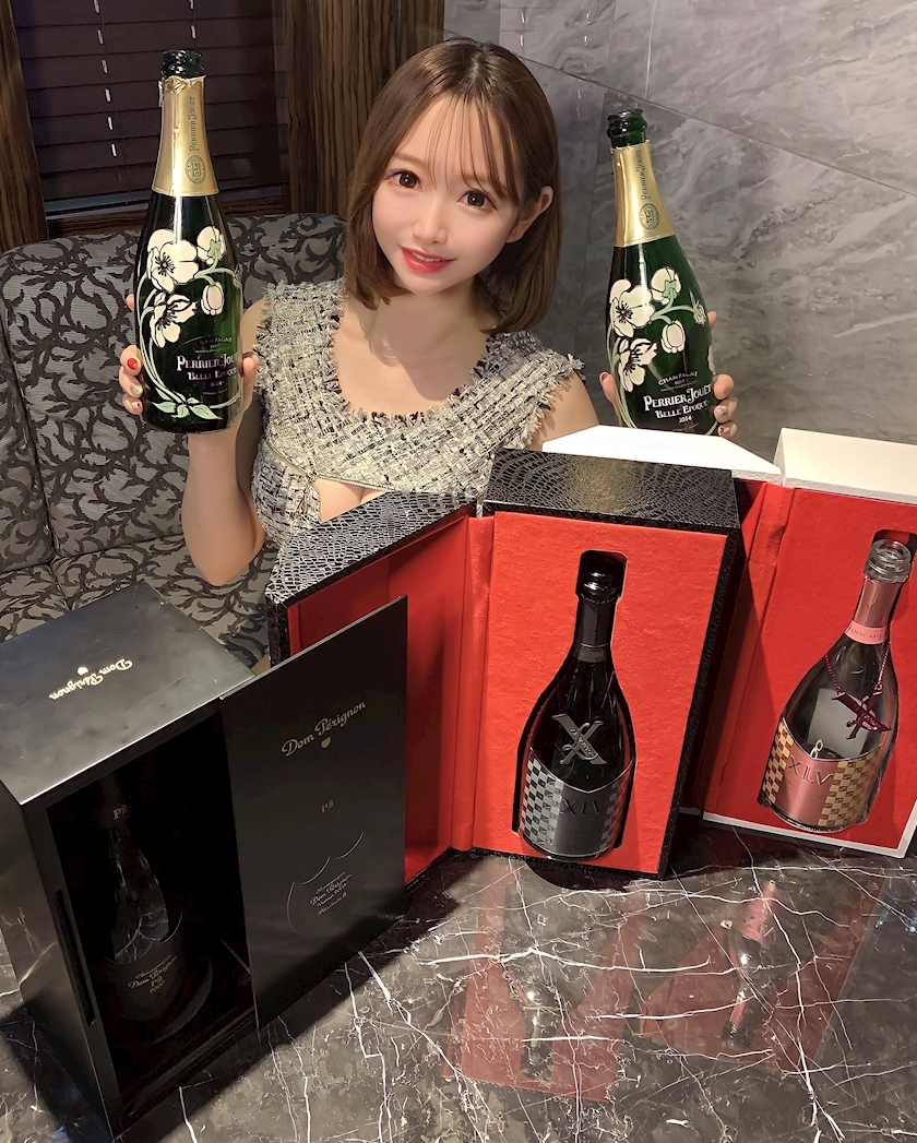 葉月 りほ
