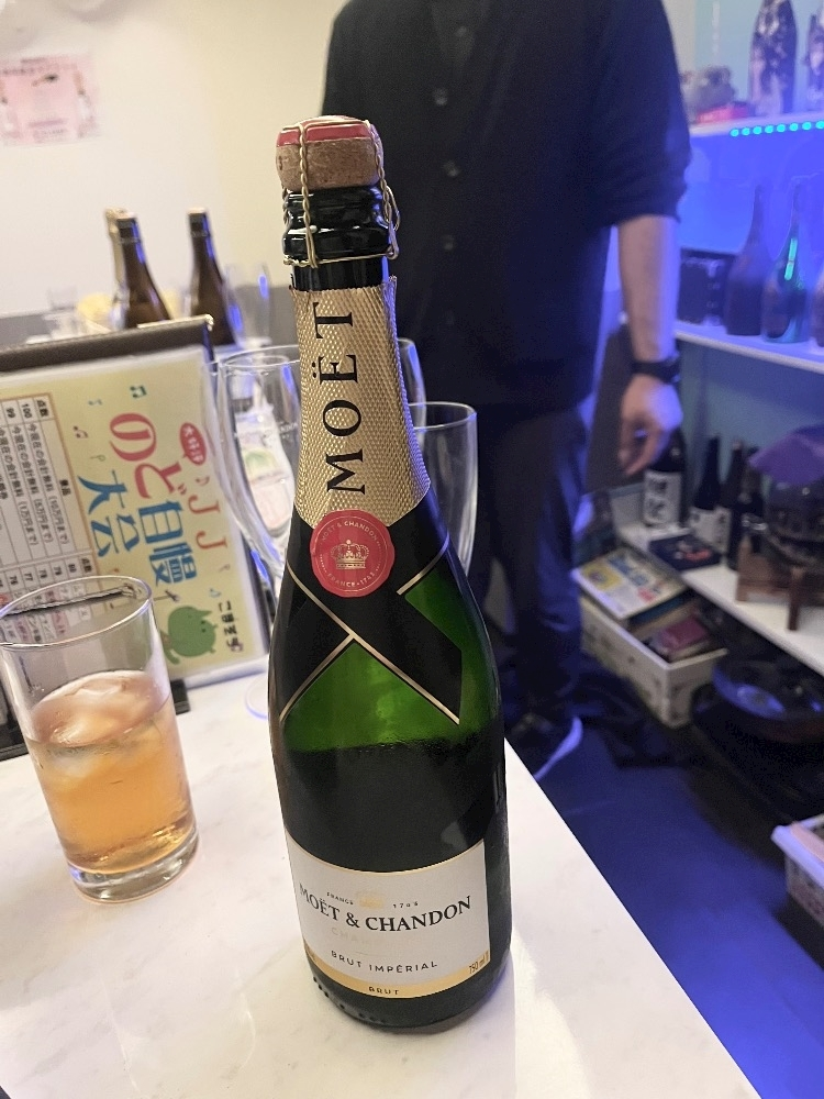 ティラノまな